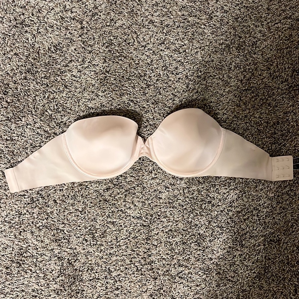 Victoria’s Secret Strapless Bra Size: 34DDD